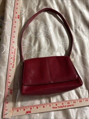 Liz Claiborne Shoulder Bag in Deep Red